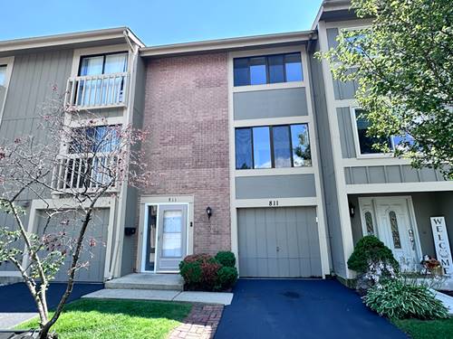 811 Shawnee Unit 811, Roselle, IL 60172