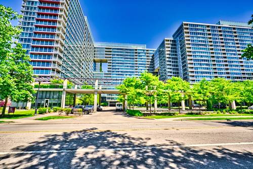 9725 Woods Unit 707, Skokie, IL 60077