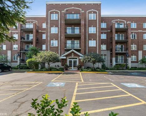 1479 N Milwaukee Unit 308, Libertyville, IL 60048