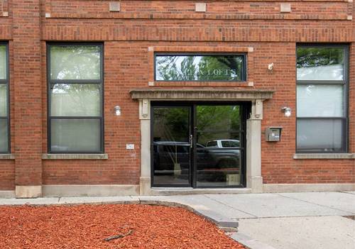 1111 W Cornelia Unit 204, Chicago, IL 60657