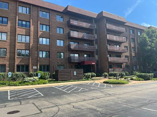 2000 Chestnut Unit 207, Glenview, IL 60025