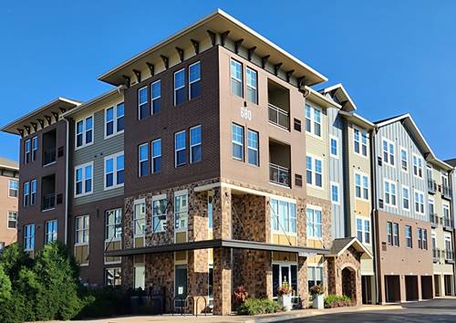 680 E Algonquin Unit 1104, Schaumburg, IL 60173