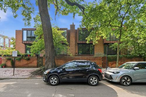 2206 N Burling, Chicago, IL 60614