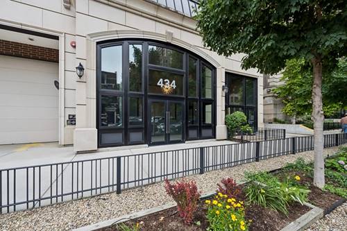 434 W Melrose Unit 301, Chicago, IL 60657