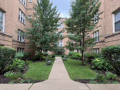 209 Washington Unit 3N, Oak Park, IL 60302