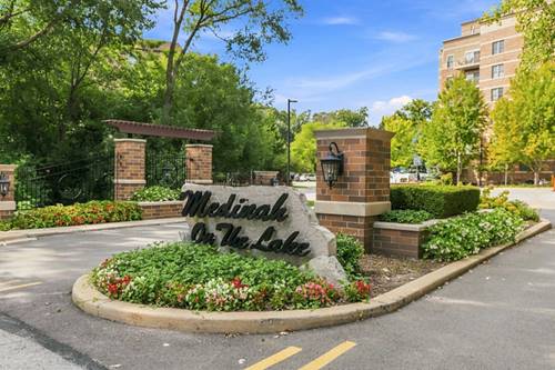 120 Lakeview Unit 215, Bloomingdale, IL 60108
