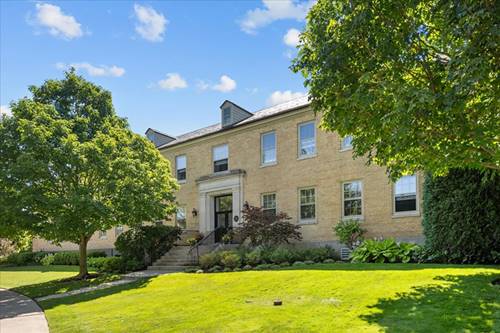 25 Ronan Unit 204, Highwood, IL 60040
