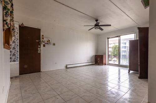 212 Shorewood Unit 1B, Glendale Heights, IL 60139