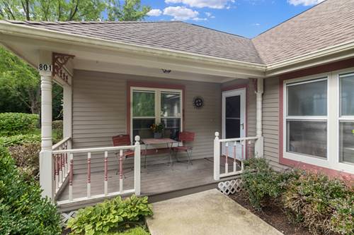801 Victoria Unit 801, Woodstock, IL 60098