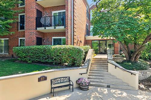 815 Leicester Unit 320A, Elk Grove Village, IL 60007