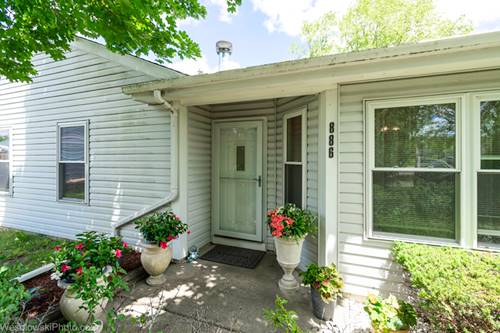 886 Quincy, Island Lake, IL 60042