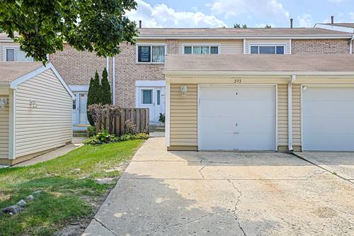 293 Barclay, Glendale Heights, IL 60139