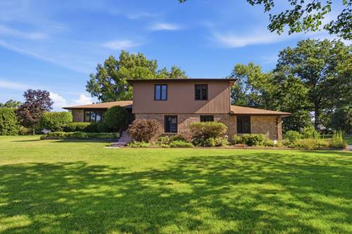 900 St Andrews, Frankfort, IL 60423