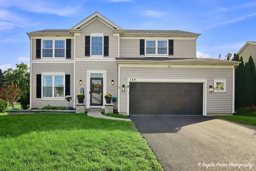 134 E Old Mill, Antioch, IL 60002