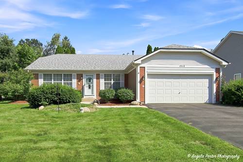 1940 Honey Locust, Algonquin, IL 60102