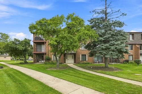 700 N Briar Hill Unit 5, Addison, IL 60101