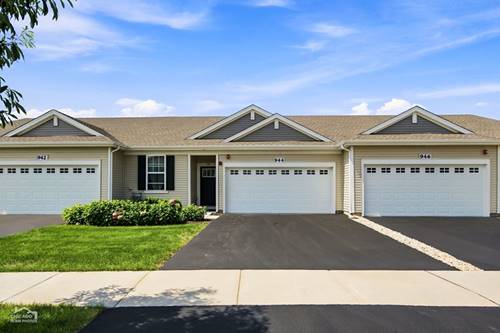 944 Darwin, North Aurora, IL 60542