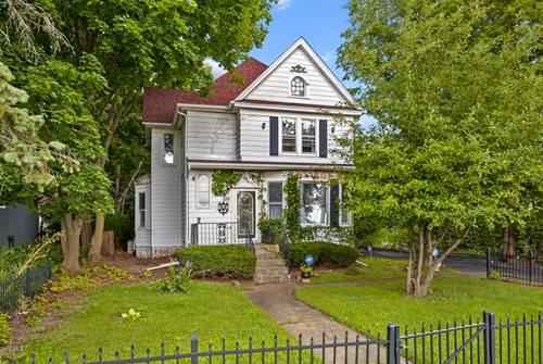 526 W South, Woodstock, IL 60098