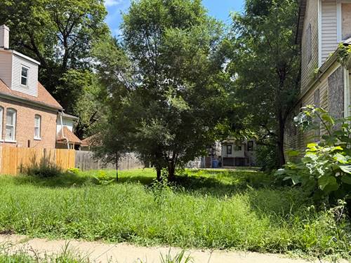 8015 S Manistee, Chicago, IL 60617