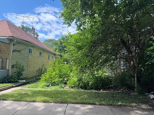 8032 S Manistee, Chicago, IL 60617