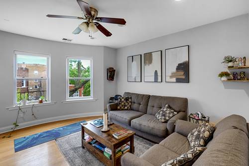 7401 N Hoyne Unit 3, Chicago, IL 60645