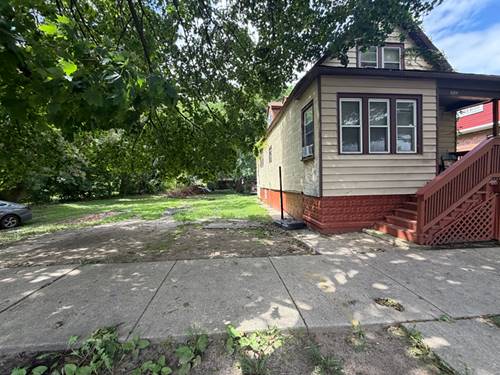 8218 S Manistee, Chicago, IL 60617
