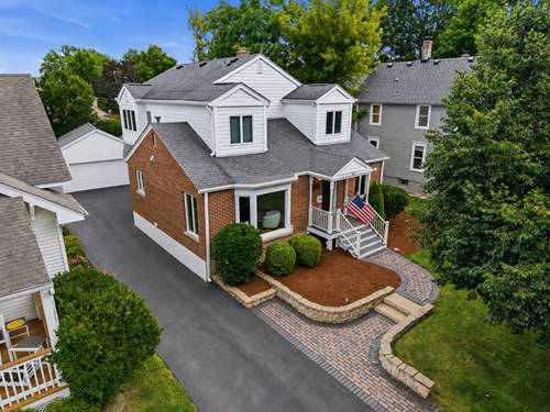 439 North, Barrington, IL 60010