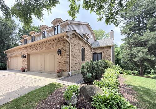 640 Walnut Oaks, Roselle, IL 60172