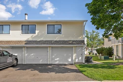 717 Whitesail Unit 717, Schaumburg, IL 60194