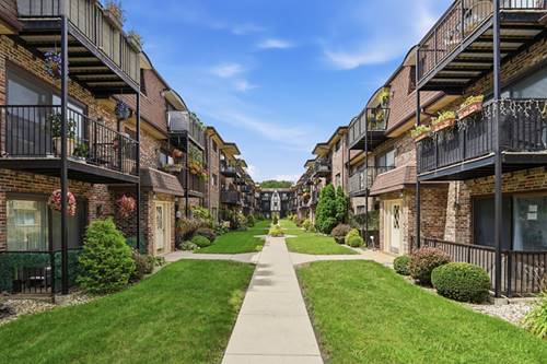 7600 W Lawrence Unit 3B, Harwood Heights, IL 60706
