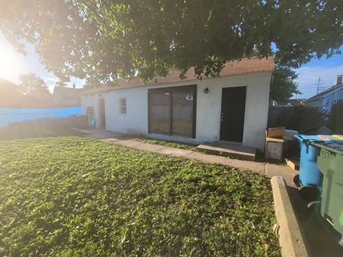 937 Montgomery, Aurora, IL 60506