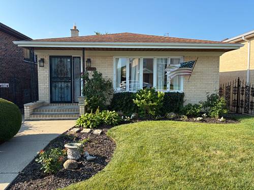 8425 W Castle Island, Chicago, IL 60656