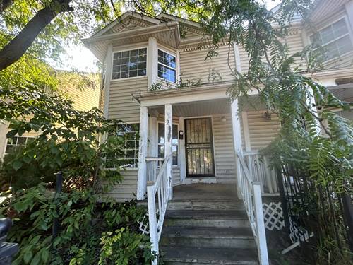 218 N Hamlin, Chicago, IL 60624