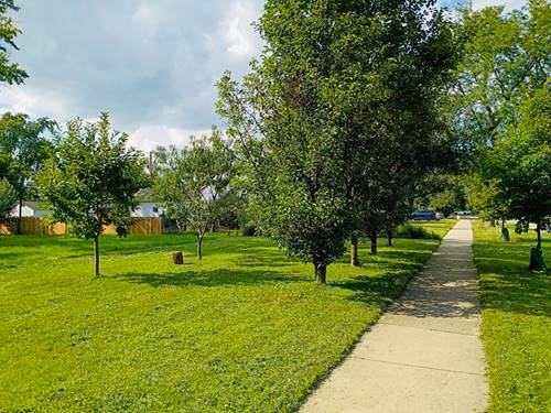 290 Woodbridge, Des Plaines, IL 60016
