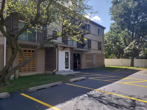 1675 Kiowa Unit 103, Naperville, IL 60565