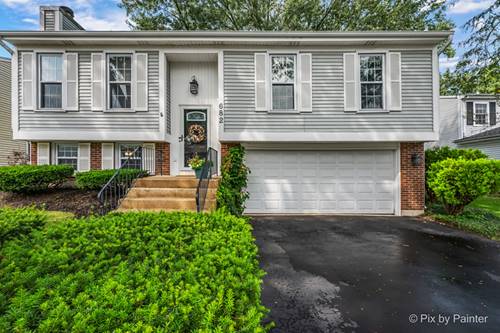 682 Shining Water, Carol Stream, IL 60188