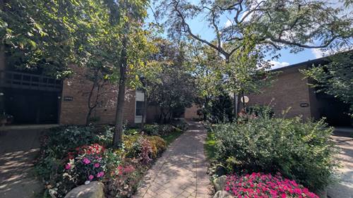 5534 E Lake Unit B, Lisle, IL 60532