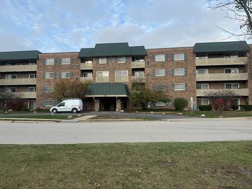 675 Grove Unit 113, Elk Grove Village, IL 60007