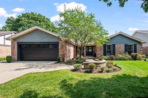 609 N Carlyle, Arlington Heights, IL 60004
