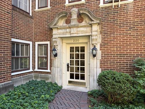 220 S Maple Unit 42, Oak Park, IL 60302