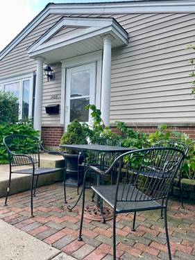 1405 Cove Unit 203A, Prospect Heights, IL 60070