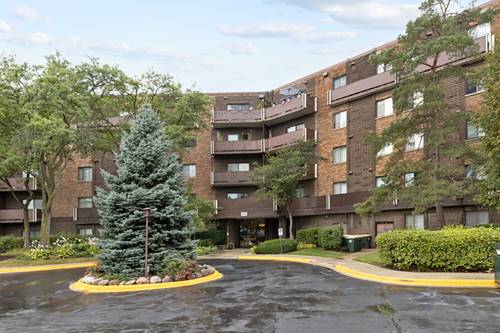 840 Wellington Unit 303, Elk Grove Village, IL 60007