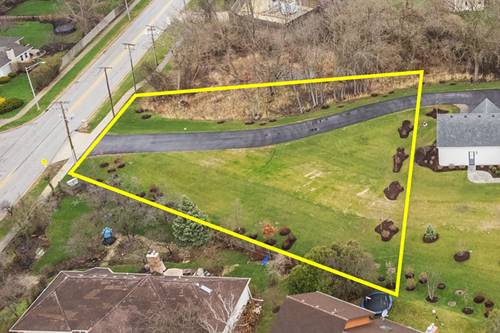 1860 W Wiesbrook, Wheaton, IL 60189