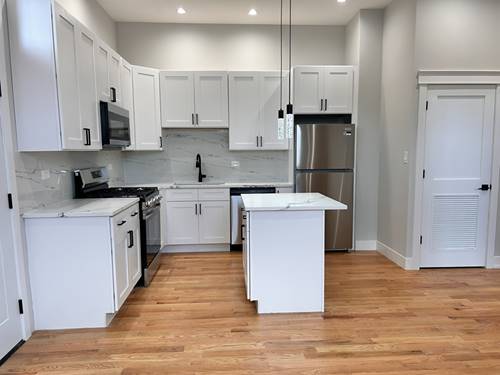 4119 W Montrose Unit 1, Chicago, IL 60641