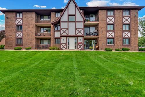 10521 S Roberts Unit 1B, Palos Hills, IL 60465