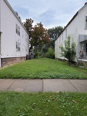 8431 S Brandon, Chicago, IL 60617