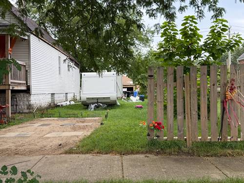 9032 S Greenwood, Chicago, IL 60619