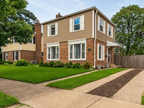 744 Manchester, Westchester, IL 60154