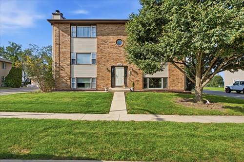 1056 Manchester Unit F, South Elgin, IL 60177