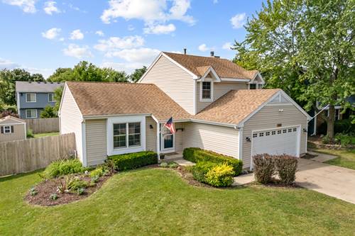 1102 Amberwood, Crystal Lake, IL 60014